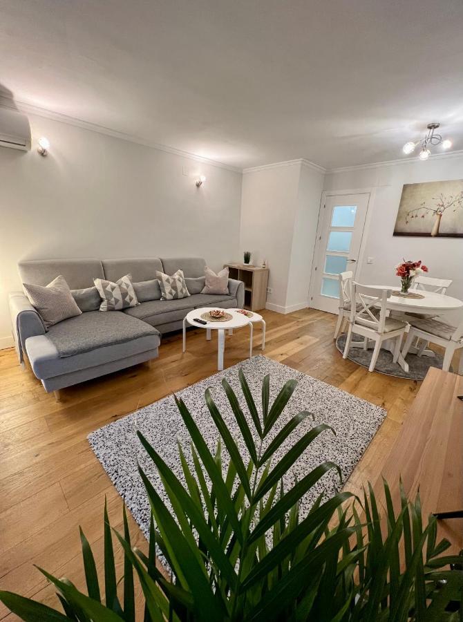 Apartamentos Prestige Suites Malaga III Exterior photo